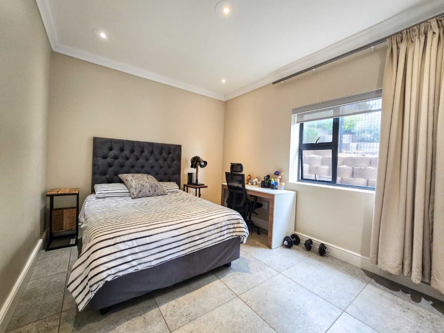 5 Bedroom Property for Sale in Stilbaai Oos Western Cape